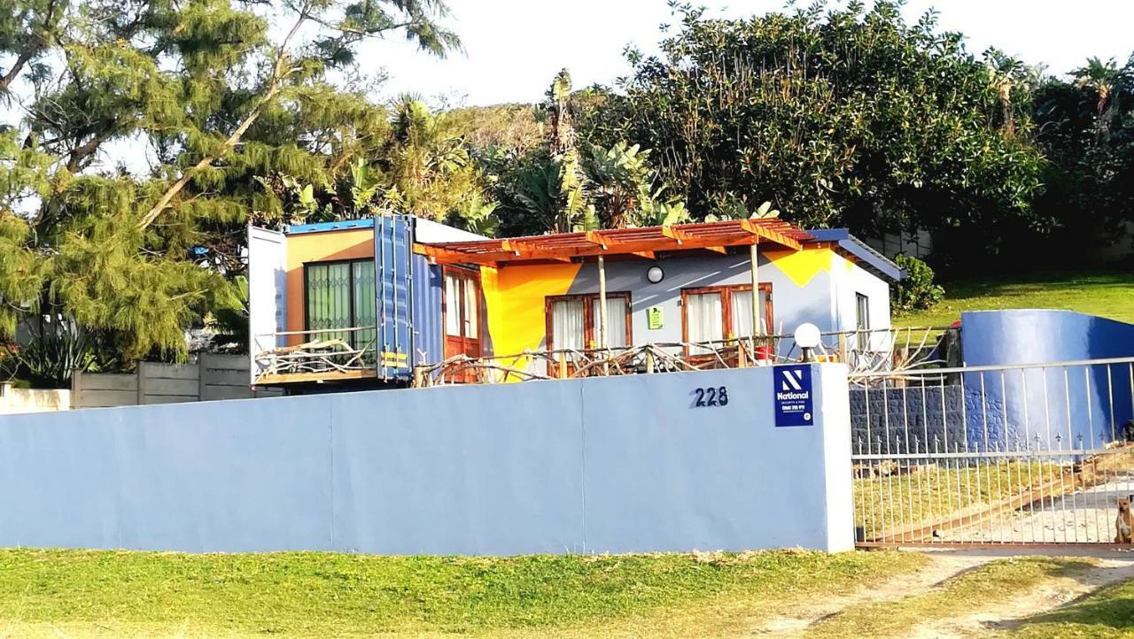 Blue Space Beach House Порт-Шепстон Екстер'єр фото